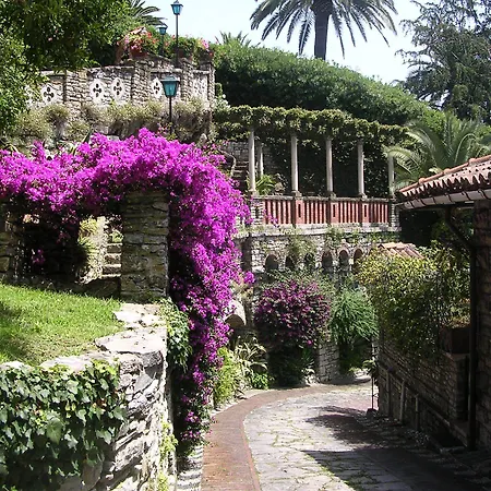 Hotel La Vela-castello Il Rifugio 3*