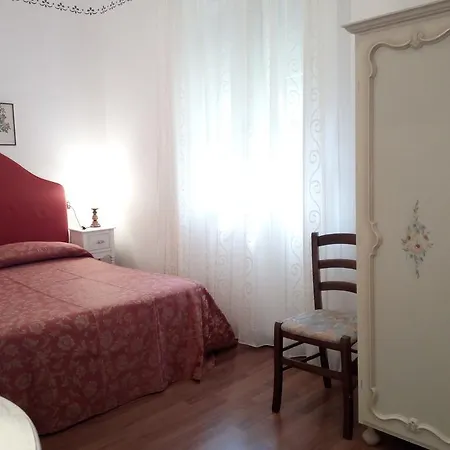 Hotel La Vela-castello Il Rifugio 3*