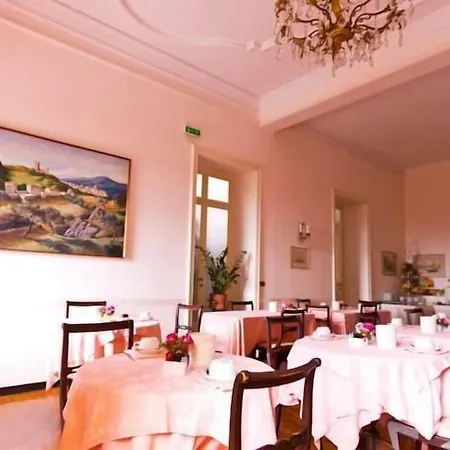 La Vela-castello Il Rifugio Hotel 3*