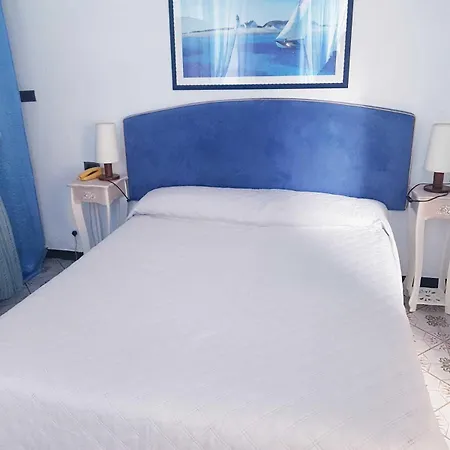 La Vela-castello Il Rifugio מלון 3*