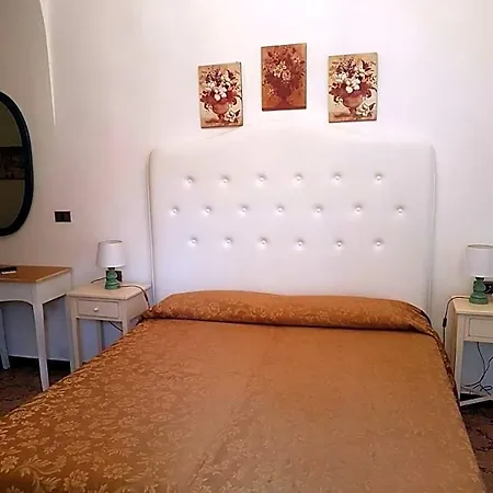 Hotel La Vela-castello Il Rifugio 3*