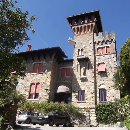 La Vela-castello Il Rifugio Hotel 3*