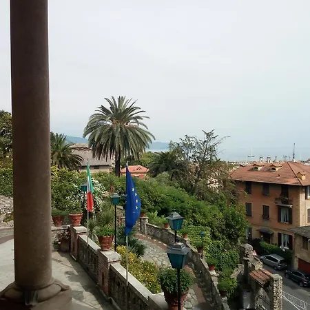 La Vela-castello Il Rifugio מלון 3*