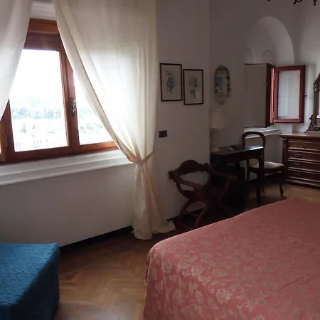 Hotel La Vela-castello Il Rifugio 3*