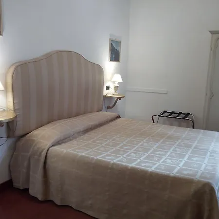 Hotel La Vela-castello Il Rifugio