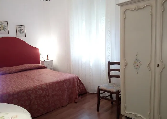 Hotel La Vela-castello Il Rifugio 3*