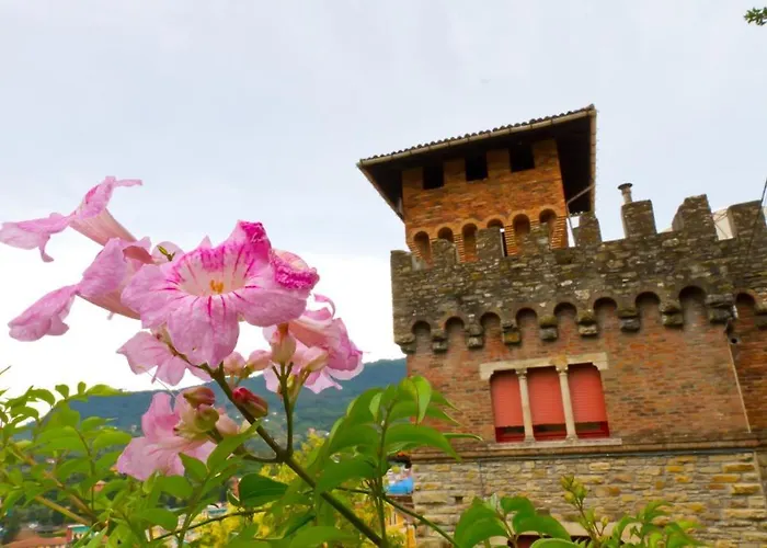 La Vela-castello Il Rifugio فندق